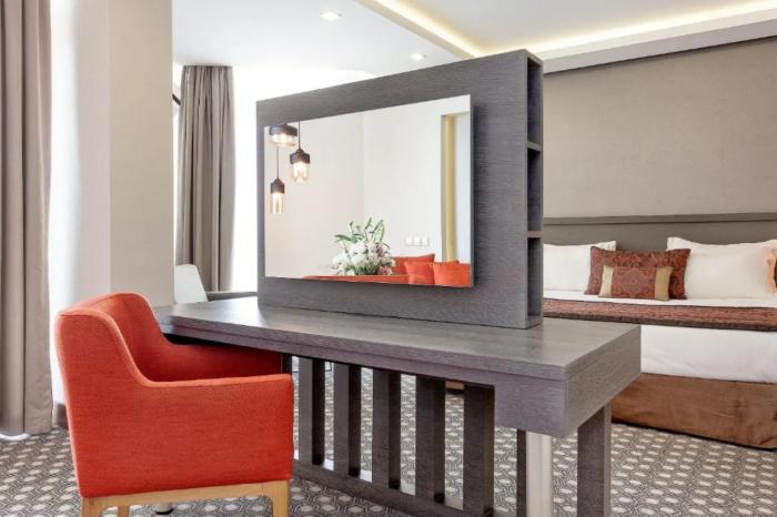 Salamis Bay Conti Resort Hotel & Casino Famagusta  Ruang foto A room at the hotel