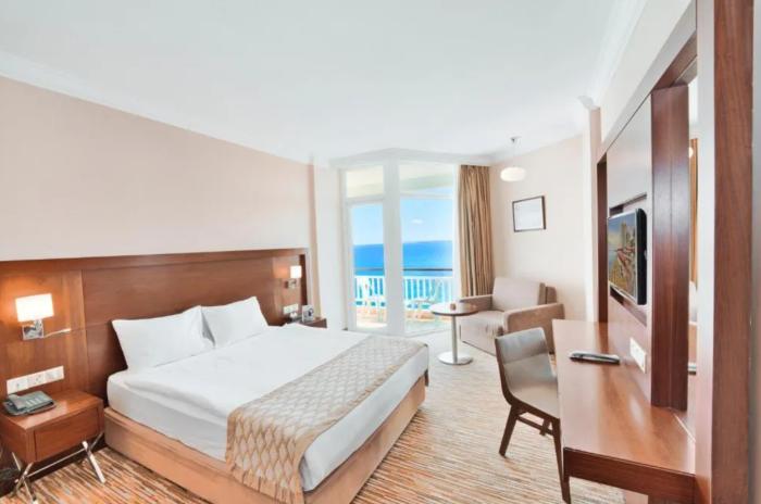 Salamis Bay Conti Resort Hotel & Casino Famagusta  Ruang foto A room at the hotel
